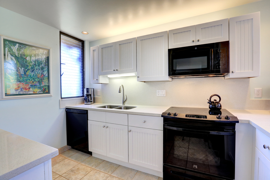 Wailea Vacation Beach Condo Sleeps Six Guests Ocean Views