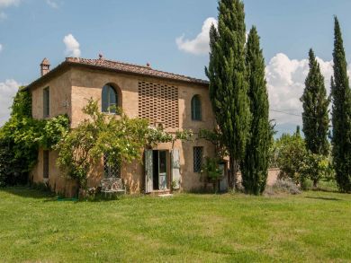 Beautiful Montalcino Vacation Villa Plus Guest House