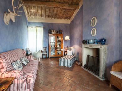 Beautiful Montalcino Vacation Villa Plus Guest House