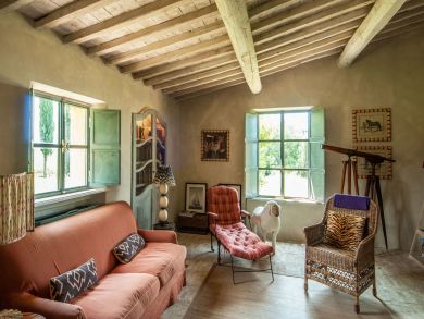 Beautiful Montalcino Vacation Villa Plus Guest House