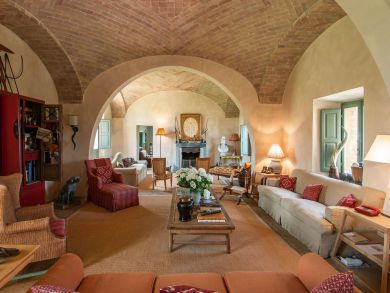 Beautiful Montalcino Vacation Villa Plus Guest House