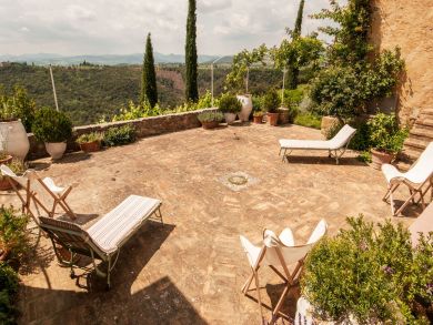 Beautiful Montalcino Vacation Villa Plus Guest House