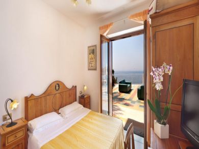 Walk to Beach 10 Bedrooms Vacation Home in Amalfi Coast