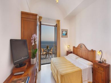 Walk to Beach 10 Bedrooms Vacation Home in Amalfi Coast