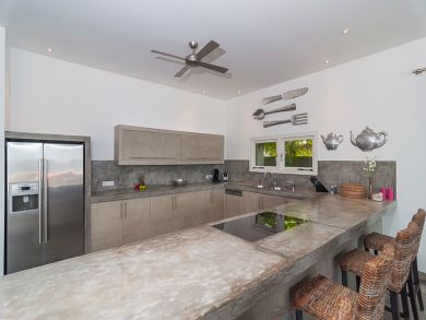 Bonaire Seven Bedroom Vacation Villa with Oceanfront Pool