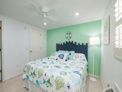 Bradenton Beach 1 Bedroom Condo 2 Minutes Walk to Beach