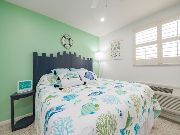 Bradenton Beach 1 Bedroom Condo 2 Minutes Walk to Beach