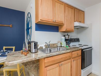 Walk to Beach Bradenton Vacation Condo Sleeps 4 Guest