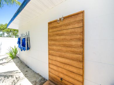 Walk to Beach Bradenton Vacation Condo Sleeps 4 Guest