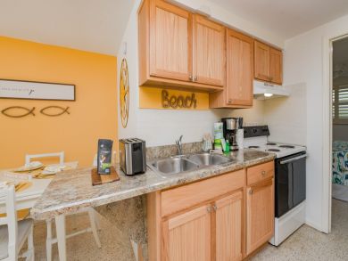 Bradenton Beach Vacation Rental Sleeps Four