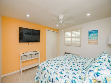 Bradenton Beach Vacation Rental Sleeps Four