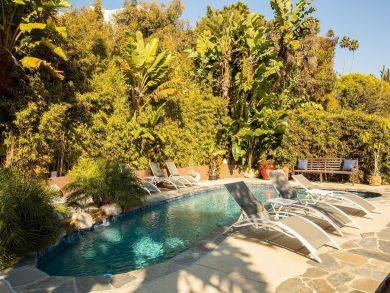 Few Steps to Beach Malibu Vacation Pool Home Sleeps 12