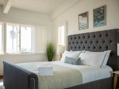 Few Steps to Beach Malibu Vacation Pool Home Sleeps 12