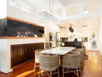 Few Steps to Beach Malibu Vacation Pool Home Sleeps 12