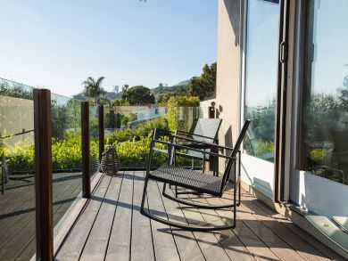 Few Steps to Beach Malibu Vacation Pool Home Sleeps 12