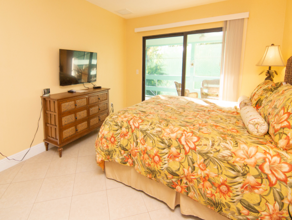 Sanibel Vacation Home Sleeps 8 Guests Short Walk to Beach