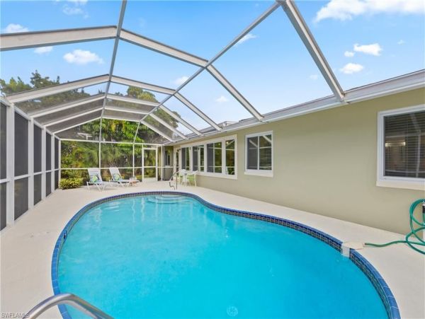 Beautiful 3 Bedroom Home with Private Pool Walk to Beach