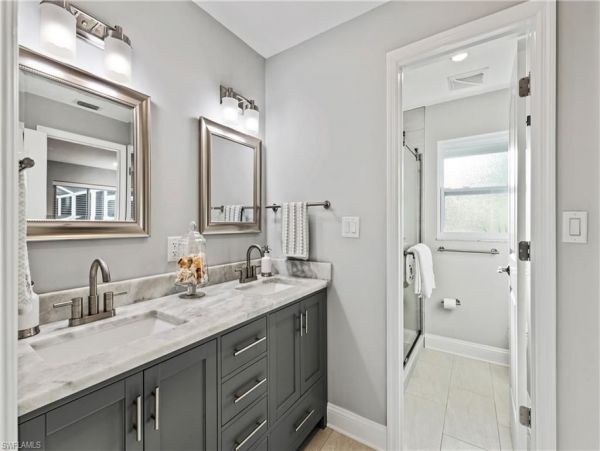 Beautiful 3 Bedroom Home with Private Pool Walk to Beach