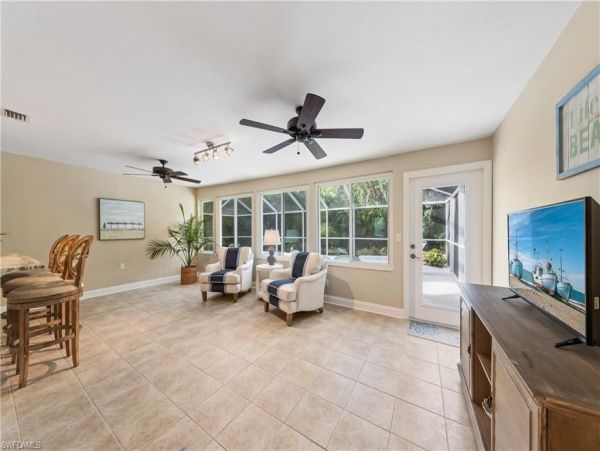 Beautiful 3 Bedroom Home with Private Pool Walk to Beach