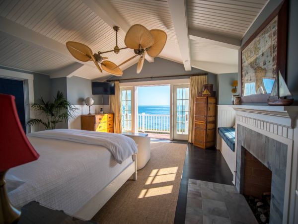 Luxury Oceanfront 5 Bedroom Villa on the Beach