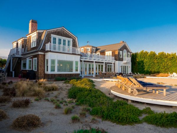 Luxury Oceanfront 5 Bedroom Villa on the Beach