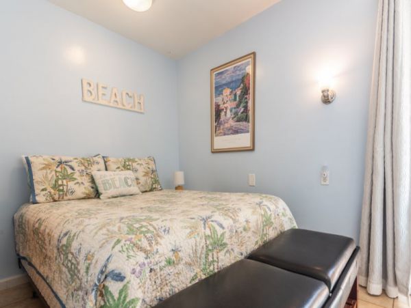 Sunset Cliffs Luxury Vacation Home Five Bedroom Plus Den