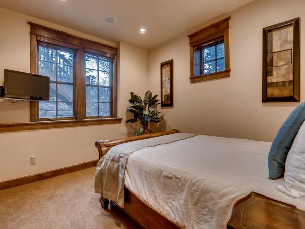 Luxury Breckenridge Vacation Home Sleeps 15 Guests