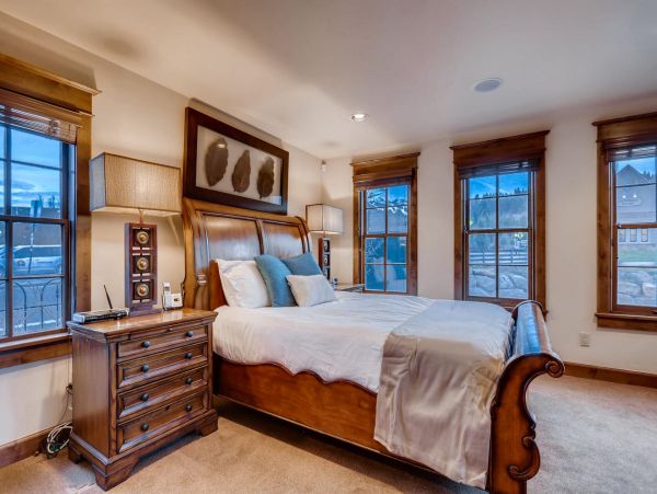 Luxury Breckenridge Vacation Home Sleeps 15 Guests