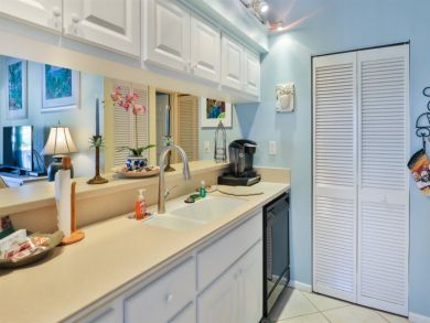 Sanibel Vacation Home Sleeps 10 Guests Short Walk to Beach