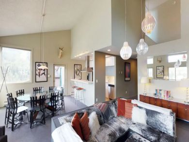 Mountain View Three Bedrooms Condo Loft in Vail Walk to Lift