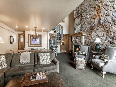 Vail Luxury Three Bedroom Vacation Condo Walk to Lift