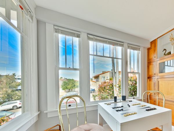 La Jolla Vacation Cottage Sleeps Six Guests Walk to Beach