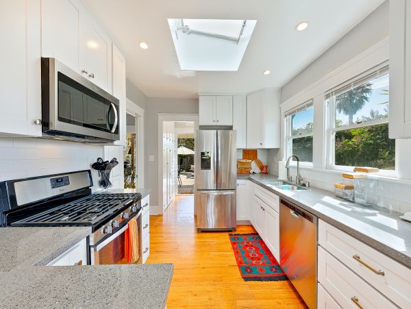 La Jolla Vacation Cottage Sleeps Six Guests Walk to Beach