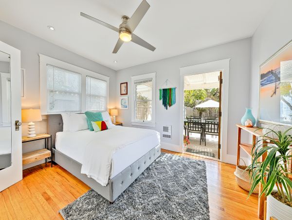 La Jolla Vacation Cottage Sleeps Six Guests Walk to Beach