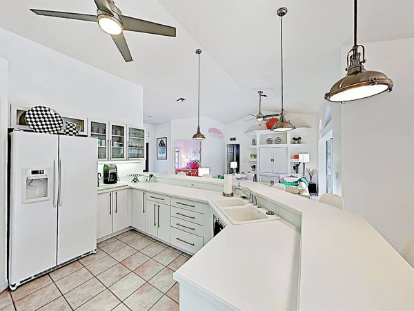 Contemporary 4 Bedroom Home Private Pool in Marco Island