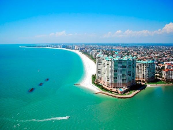Contemporary 4 Bedroom Home Private Pool in Marco Island