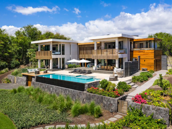 Spectacular Waimea Vacation Home with Tennis Court