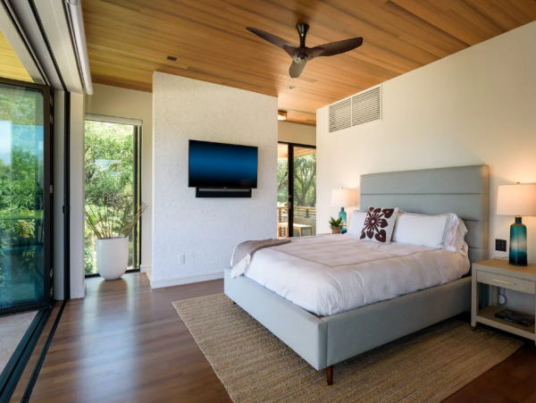 Spectacular Waimea Vacation Home with Tennis Court