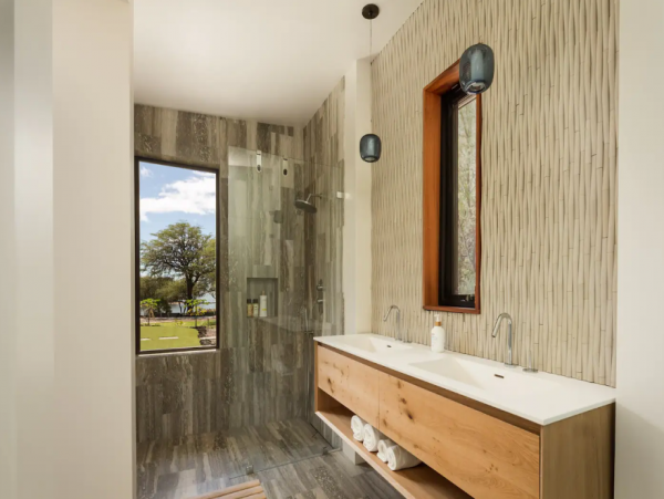 Spectacular Waimea Vacation Home with Tennis Court