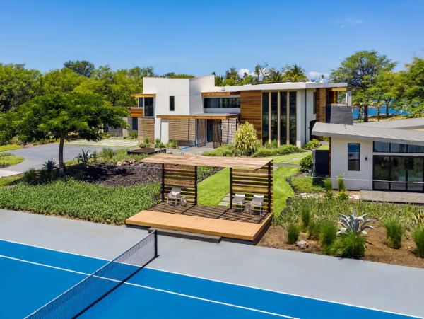 Spectacular Waimea Vacation Home with Tennis Court