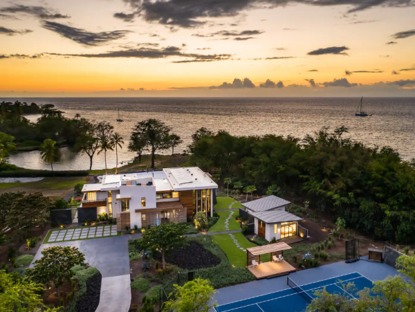 Spectacular Waimea Vacation Home with Tennis Court