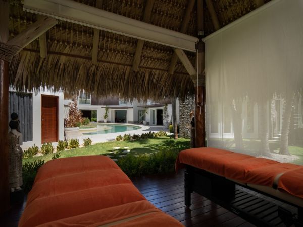Punta Cana Stunning 8 Bedroom Vacation Pool Villa Sleeps 18