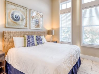 Miramar Beach 7 Bedroom Luxury Rental - Sleeps 26 with Pool