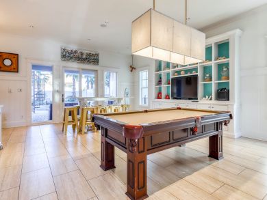 Miramar Beach 7 Bedroom Luxury Rental - Sleeps 26 with Pool
