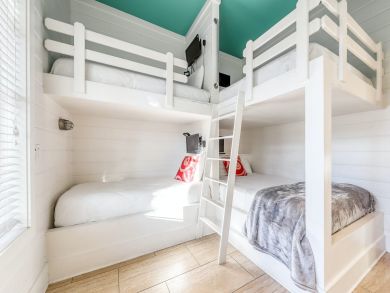 Miramar Beach 7 Bedroom Luxury Rental - Sleeps 26 with Pool
