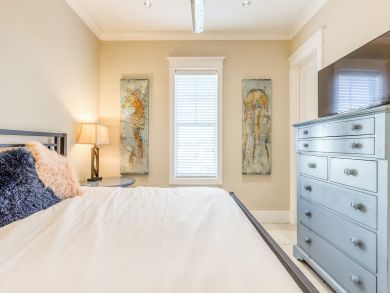 Miramar Beach 7 Bedroom Luxury Rental - Sleeps 26 with Pool