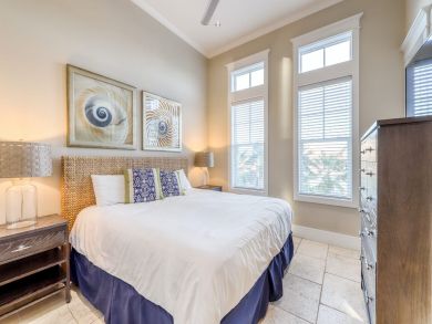 Miramar Beach 7 Bedroom Luxury Rental - Sleeps 26 with Pool