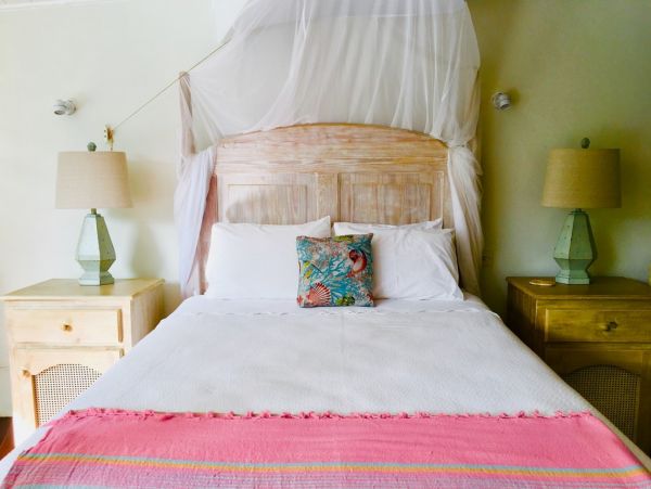 Gorgeous 3 Bedroom Vacation Villa in St. Lucia Sleeps 6