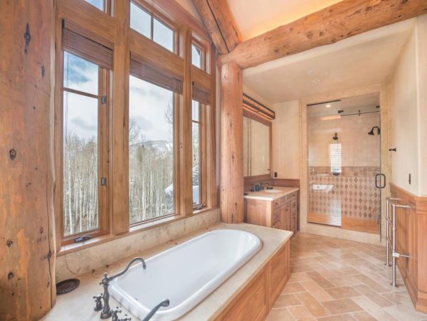 Walk to Trail Luxury 7 Bedroom Home in Mountain Village