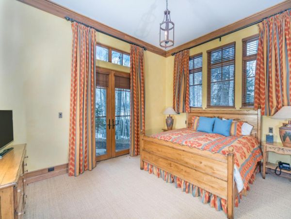 Walk to Trail Luxury 7 Bedroom Home in Mountain Village